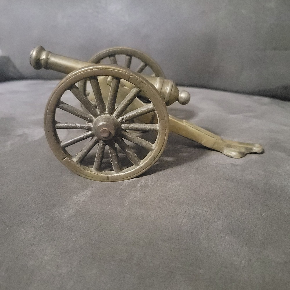 Vintage Solid brass Canon Desk Paperweight Figure